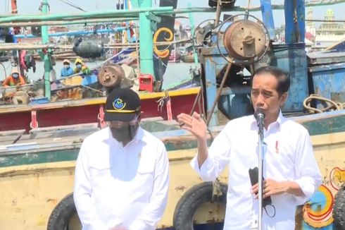 Tinjau Tempat Pelelangan Ikan di Lamongan, Jokowi Janjikan Sejumlah Perbaikan untuk Nelayan