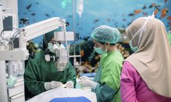 Pangkas Kesenjangan, Operasi Transplantasi Kornea Pertama Resmi Digelar di Ternate