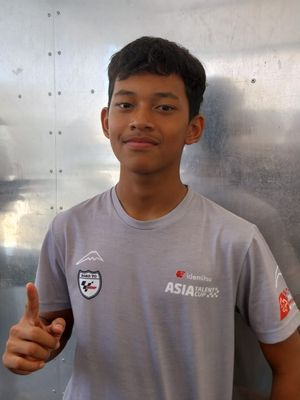 Pebalap muda Indonesia Veda Ega Pratama saat ditemui usai balapan Asia Talent Cup 2023 di area IATC Honda sekitar Sirkuit Internasional Mandalika, Lombok, NTB, Minggu (15/10/2023).