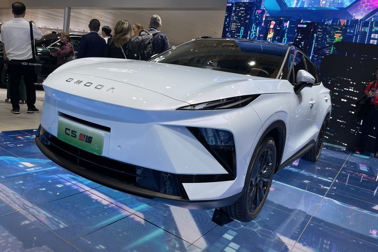Omoda C5 SHS di Booth Chery Automobile pada Auto Shanghai 2025
