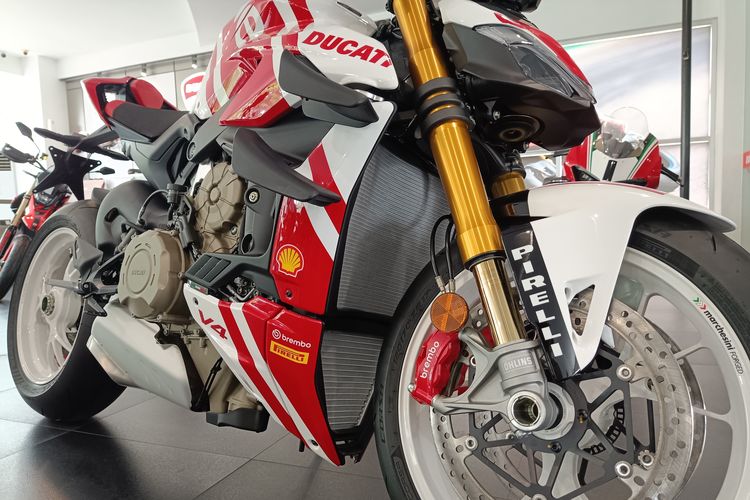 Ducati StreetFighter V4 Supreme