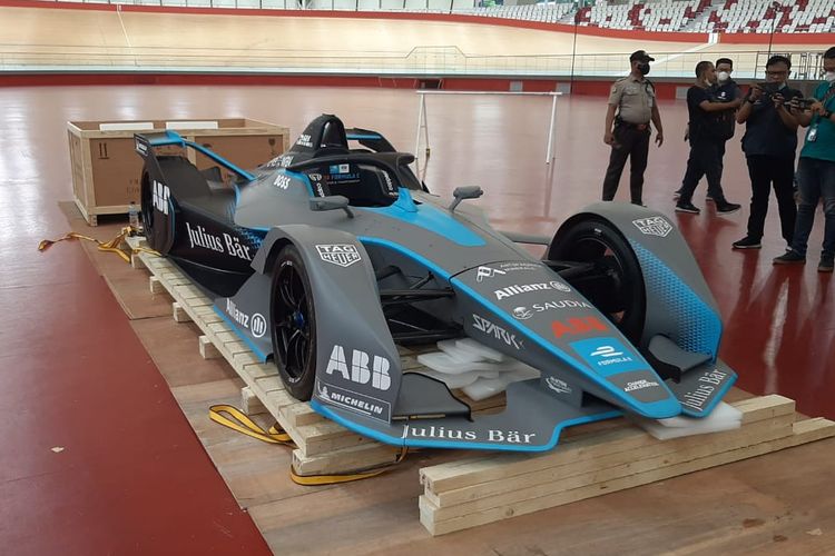 Replika mobil Formula E sudah tiba di Jakarta, Kamis (26/5/2022)