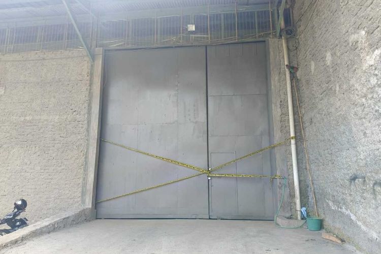 Bareskrim Polri Gerebek Gudang Pakaian Bekas Impor Ilegal di Padalarang