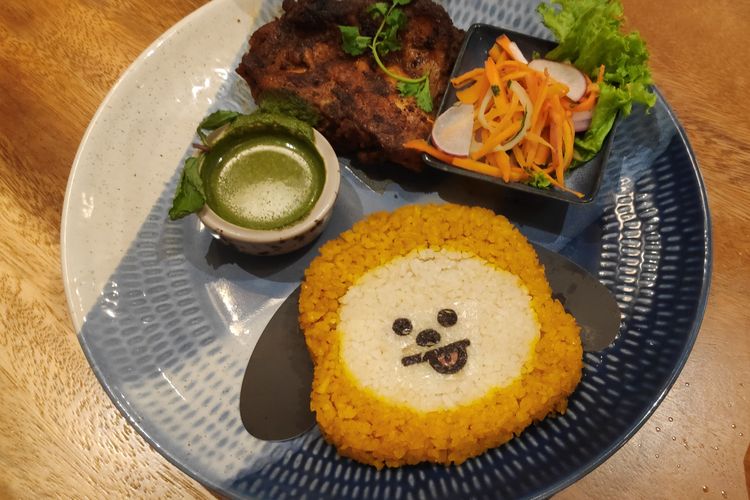 Chimmy for Biryani Rice with Grilled Tandoori Chicken salah satu makanan di popup cafe tema BT21 dan Line Friends. 