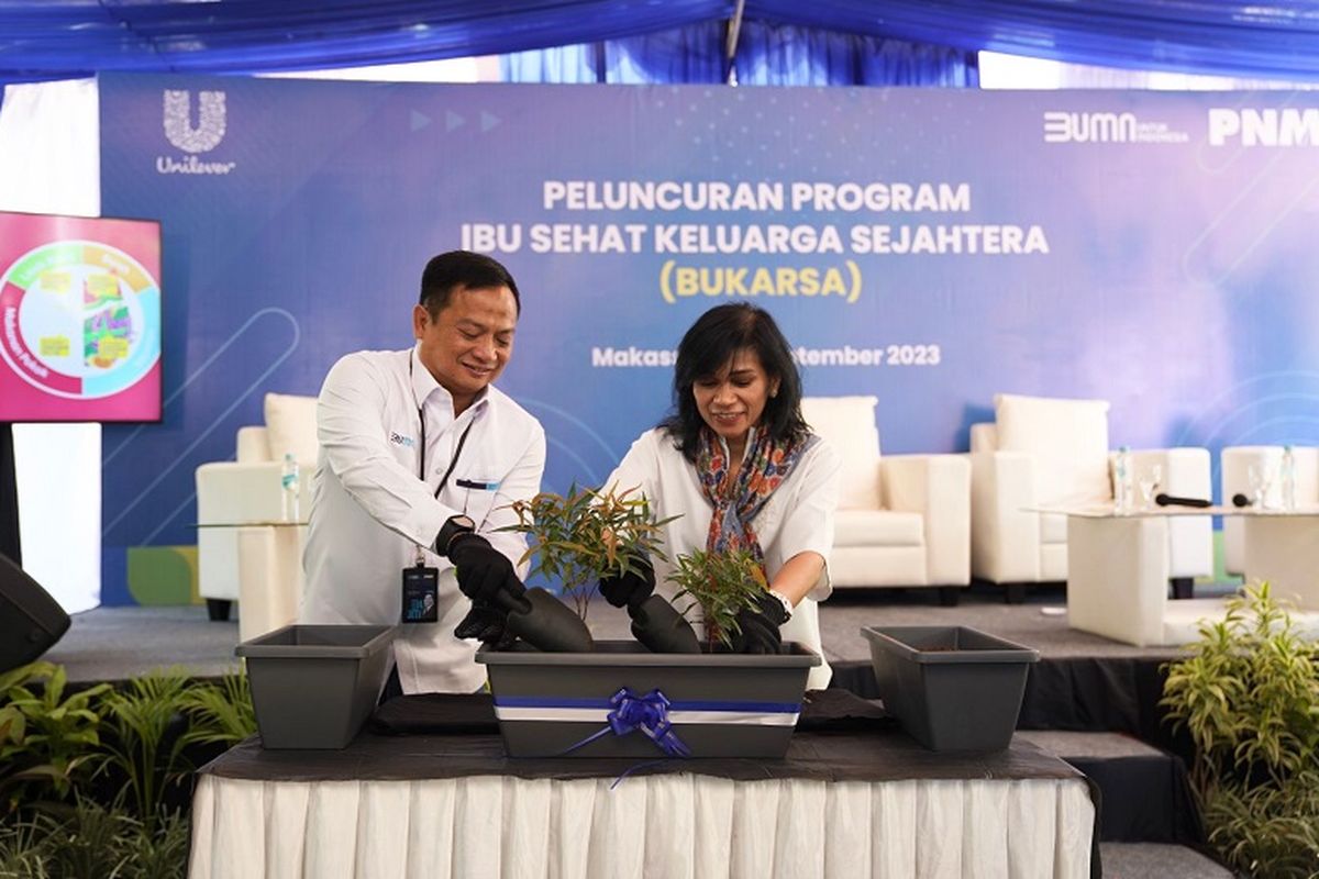 PNM bersama Unilever Indonesia menjalankan program Ibu Sehat Keluarga Sejahtera (Bu Karsa) untuk memberdayakan perempuan prasejahtera. 