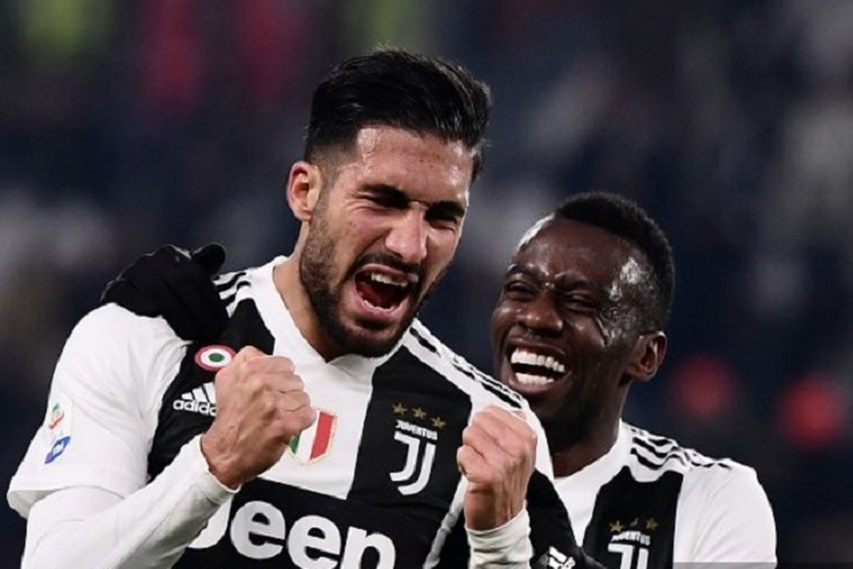 Emre Can merayakan golnya bersama Blaise Matuidi pada pertandingan Juventus vs Chievo Verona dalam lanjutan Liga Italia di Stadion Allianz, Turin, 21 Januari 2019. 