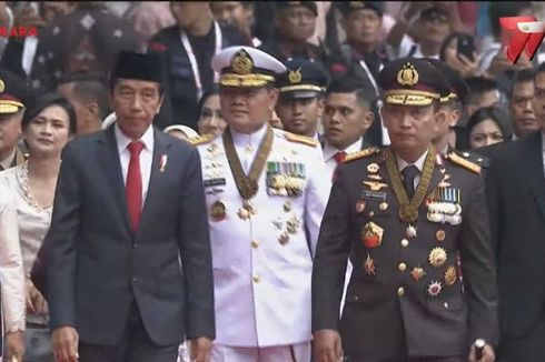 Jokowi Pekikan Slogan Kapolri 