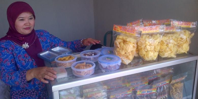 Nanas Madu di Pemalang, Jawa Tengah bisa diolah menjadi manisan nanas, keripik nanas, dodol nanas, stik nanas. Warga juga membuat manisan nanas, serta sirup nanas.