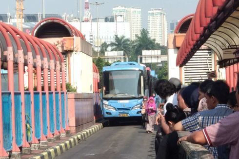 Transjakarta Modifikasi Rute Tiga Koridor karena Pembongkaran JPO Bank Indonesia