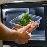 Trik Menghilangkan Noda pada Wadah Microwave
