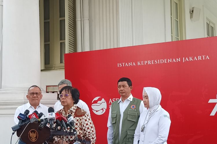 Menteri Lingkungan Hidup dan Kehutanan (LHK) Siti Nurbaya Bakar di Istana Kepresidenan, Jakarta, Selasa (3/10/2023).