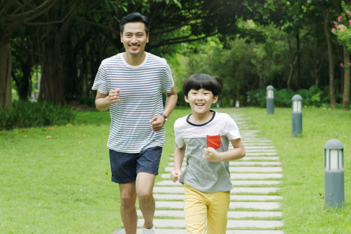 Ilustrasi jogging bersama anak