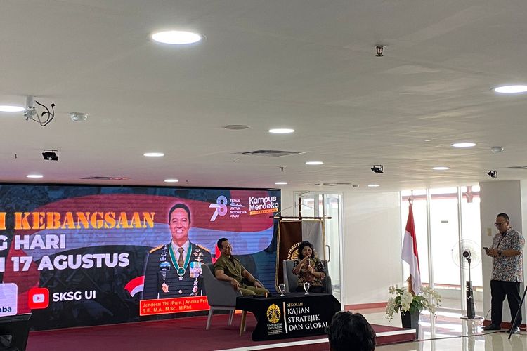 Jenderal TNI (Purn.) Andika Perkasa mengisi kuliah umum (kulum) kebangsaan dengan tema Menyongsong Kemerdekaan 17 Agustus di Universitas Indonesia (UI) Salemba, Jakarta Pusat, Selasa (8/8/2023). 