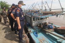 Indonesian Maritime Forces Nab Vietnamese Squid Poaching Vessels