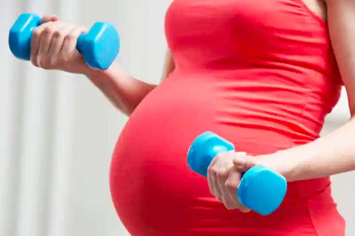 Ilustrasi ibu hamil dan olahraga