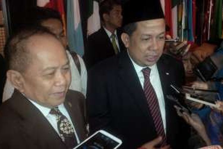 Wakil Ketua Umum Partai Demokrat Syarief Hasan (kiri) dan Fahri Hamzah menghadiri acara International Conference of Asian Political Parties (ICAPP) di Kompleks Parlemen, Senayan, Jakarta, Sabtu (23/4/2016).