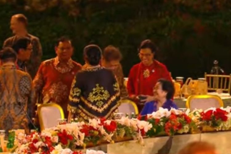 Presiden ke-5 RI Megawati Soekarnoputri saat hadir di acara jamuan makan malam para kepala negara G20 yang digelar di Garuda Wisnu Kencana (GWK) Park, Bali, Selasa (15/11/2022).