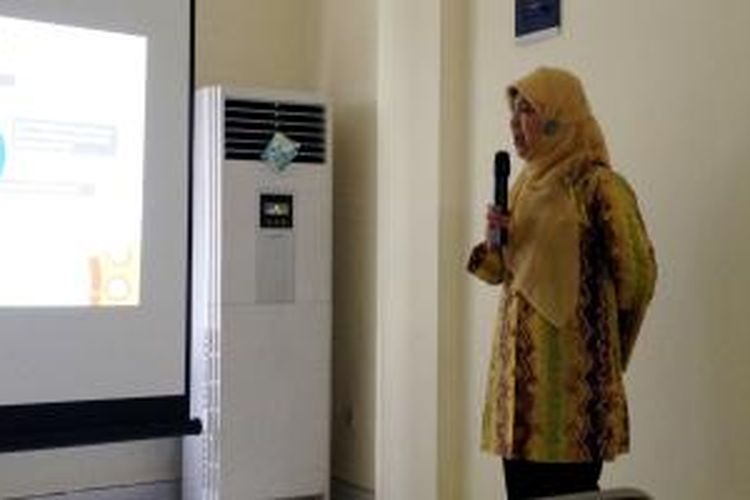 Lolly Amalia Abdullah, Direktur Kerjasama dan Fasilitasi, Direktorat Jenderal Ekonomi Kreatif Berbasis Media, Desain dan IPTEK, Kementerian Pariwisata Ekonomi Kreatif, di Pusat Kreatif Digital Depok, Jumat (3/10/2014). 