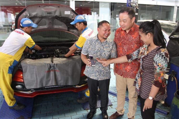 Aplikasi HondaMTM yang diluncurkan jaringan diler Honda Megatama Group untuk melayani konsumen yang ingin datang menservis kendarannya.