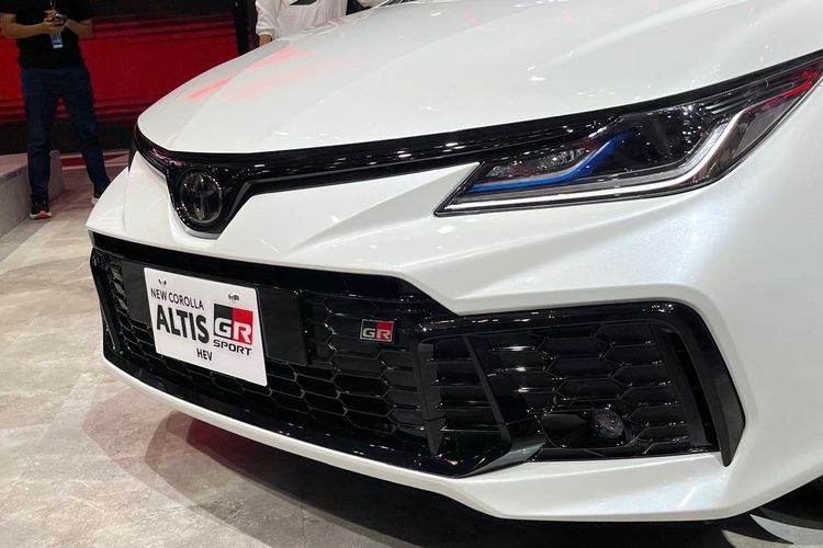 Toyota Corolla Altis HEV GR Sport meluncur di GIIAS 2025