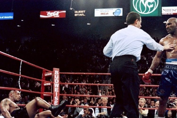 Evander Holyfield vs Mike Tyson, 9 November 1996. 