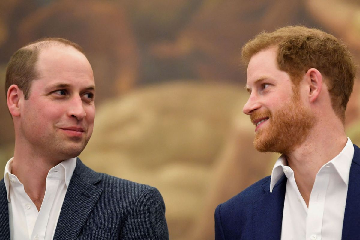 Pangeran William (kiri) dan Pangeran Harry.