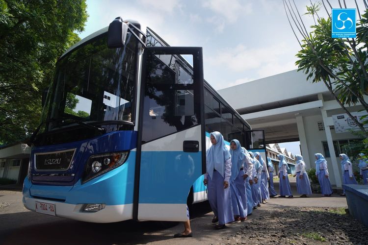 Bus karyawan PR Sukun