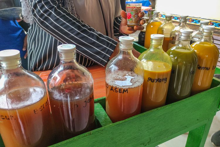 Jamu tradisional di Desa Wisata Wayang, Klaten.