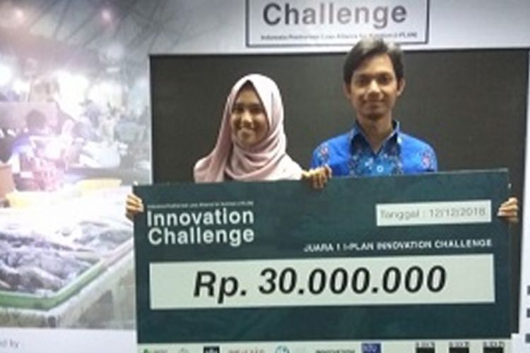 Mahasiswi IPB Sri Ambar Wulan bersama rekannya dari Fakultas Perikanan dan Ilmu Kelautan (FPIK) IPB  berhasil meraih Juara I dan memperoleh hadiah sebesar 30 juta rupiah pada Lomba Innovation Challenge. 