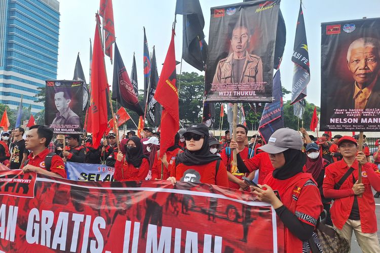 Buruh Wanita Kritik Kebijakan PHK yang Merugikan Pekerja di Demo Hari Buruh
