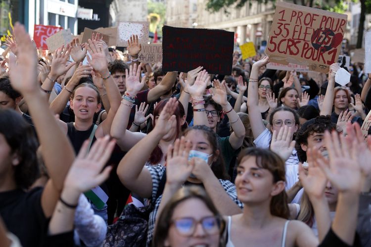 Demo Anak SMA di Perancis, Gen Z Protes Keras Kondisi Sekolah Bobrok