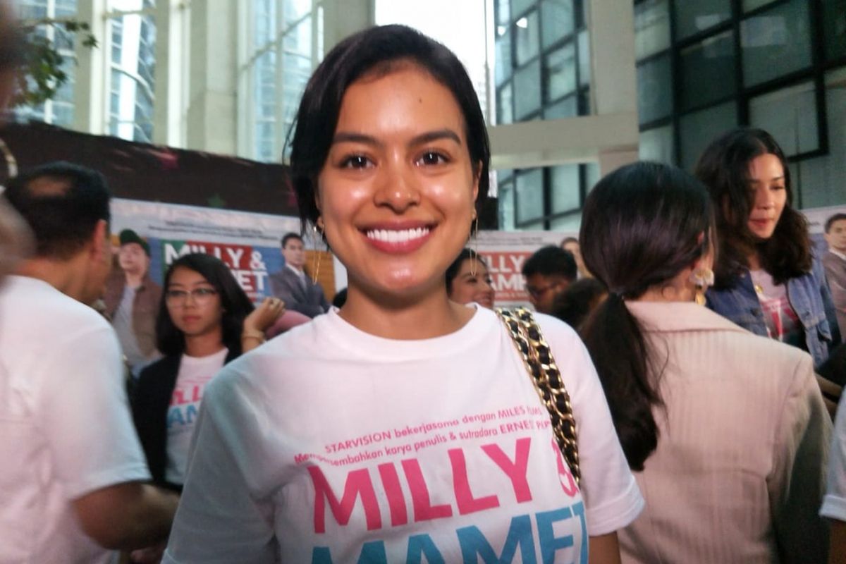 Eva Celia saat jumpa pers dan screening film Milly & Mamet di XXI Epicentrum, Kuningan, Jakarta Selatan, Selasa (11/12/2018).