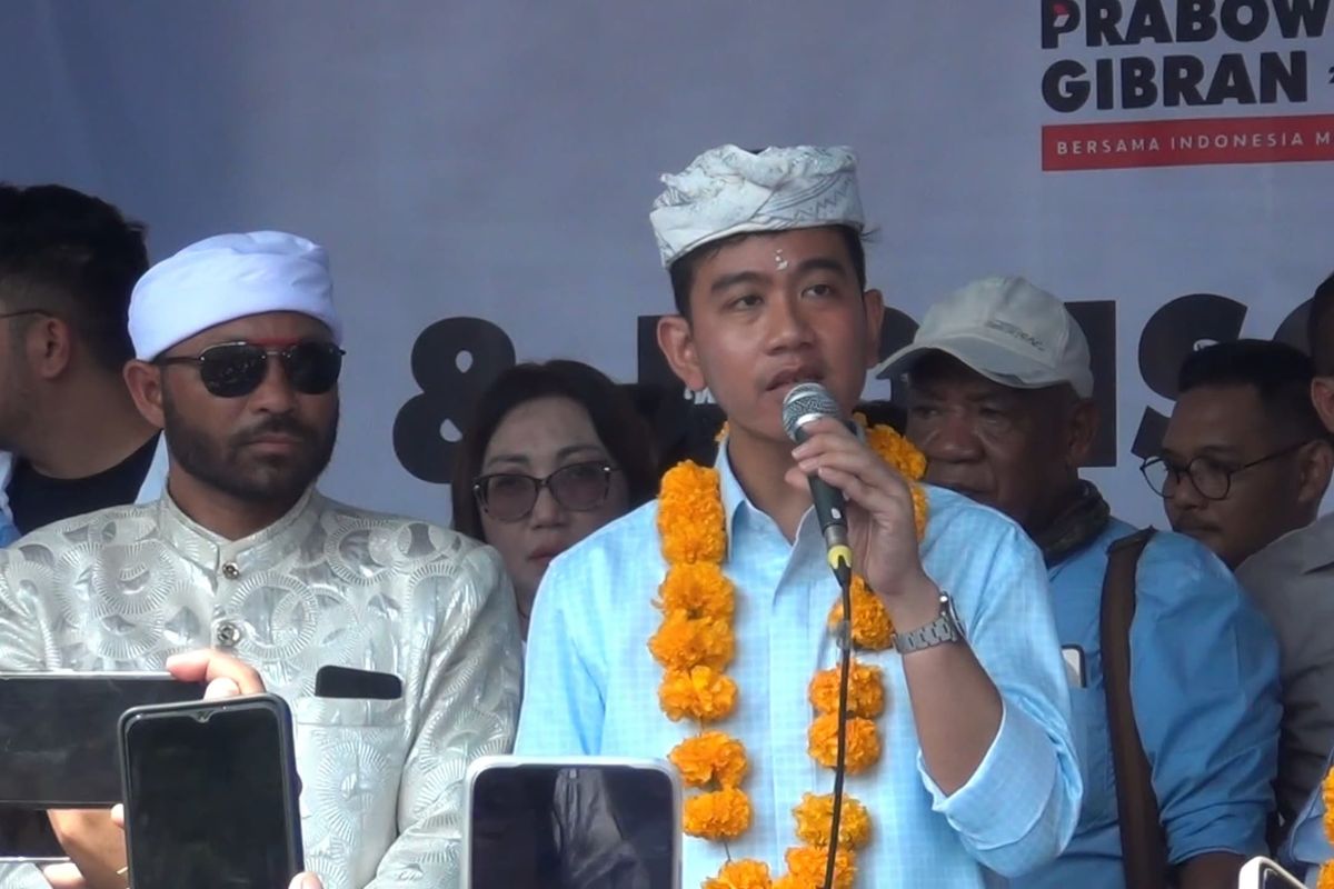 Calon Wakil Presiden (Cawapres) nomor urut 2, Gibran Rakabuming Raka berkampanye di Eks Pelabuhan Buleleng, Kabupaten Buleleng, Provinsi Bali, Selasa (9/1/2024).