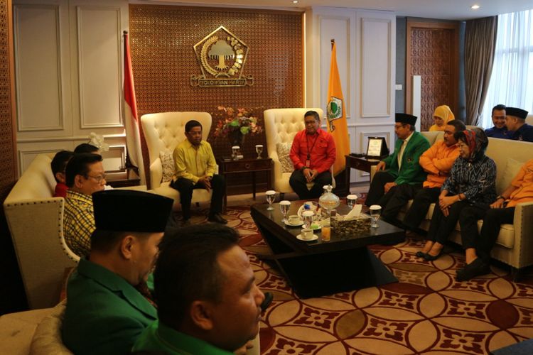 Elite Parpol pendukung Ahok-Djarot berkumpul di Kantor DPP Partai Golkar, Jakarta, Jumat (17/3/2017).