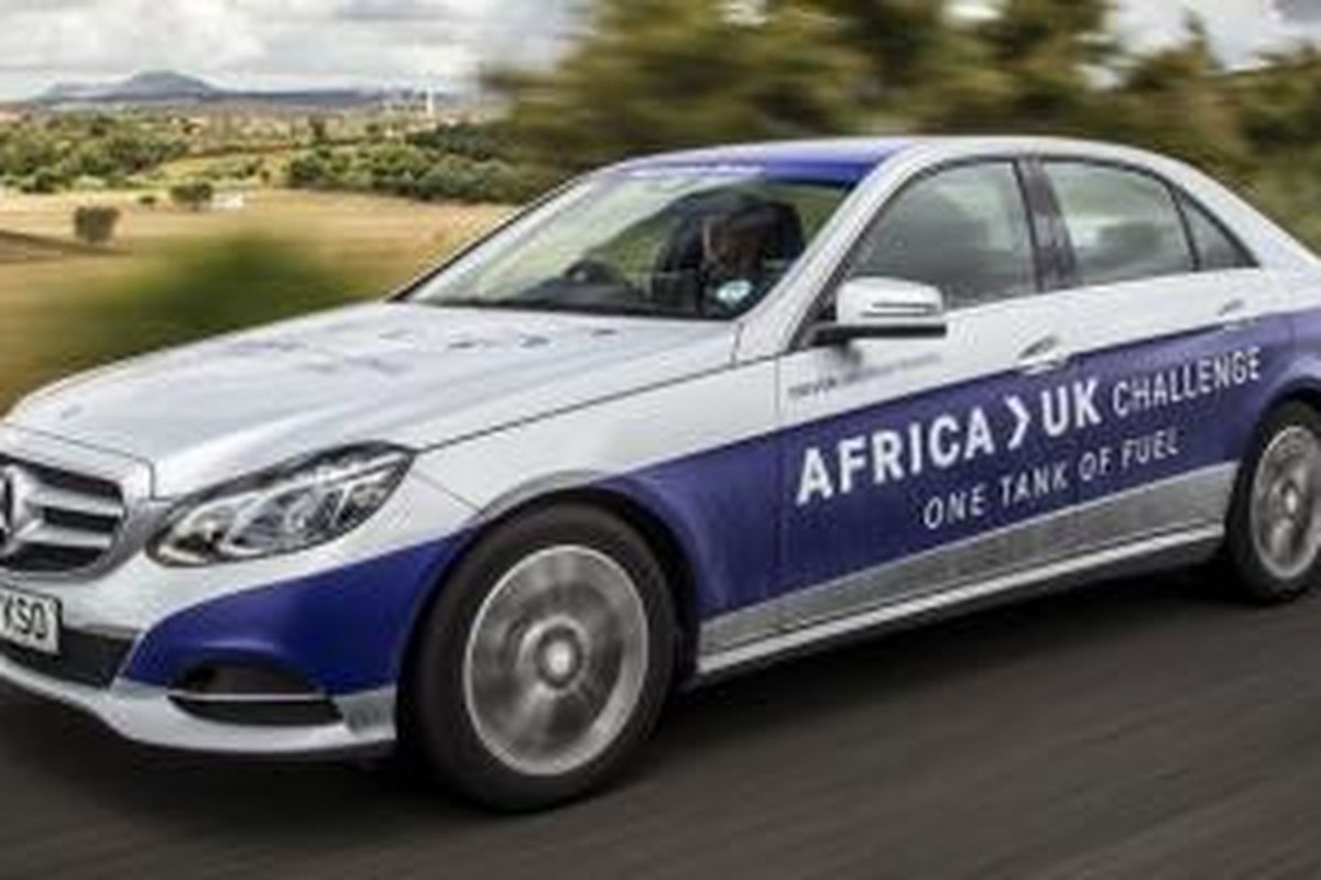 Mercedes-Benz E300 BlueTEC Hybrid mencapai 32,3 kpl selama perjalanan dari Afrika meunju Inggris.