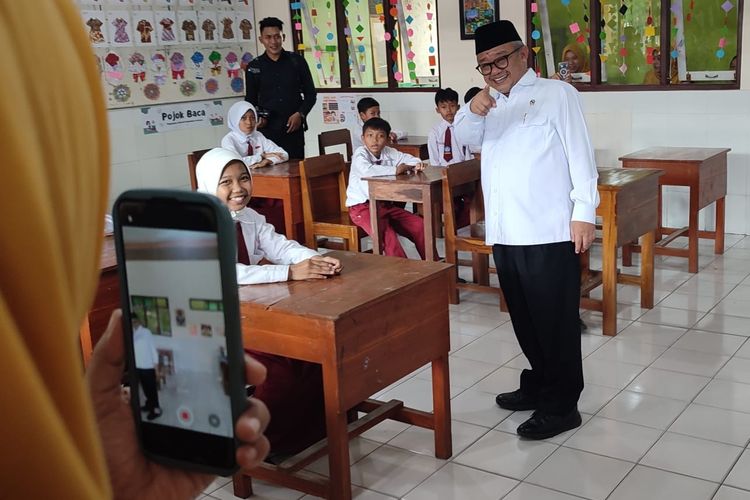 Menteri Abdul Mu’ti Targetkan 200.000 Sekolah Direvitalisasi dalam 5 Tahun Pemerintahan Prabowo