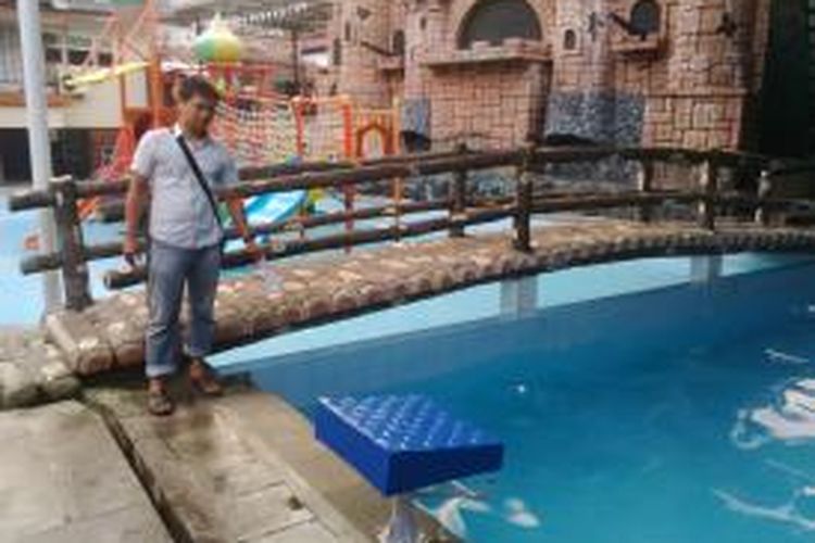 Kolam maut yang merenggut nyawa Ahmad Bayu Perdana (8) karena menyelinap dari pantauan guru dan ibunya setelah berenang di kolam khusus anak-anak ke kolam orang dewasa, Rabu (29/4/2015). 