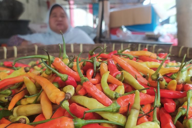 Harga cabai di Pasar Bulu Semarang, Jawa Tengah (Jateng) naik. Rabu (22/2/2023)