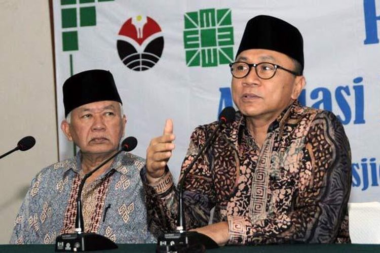 Ketua MPR RI Zulkifli Hasan saat menghadiri Rakernas AMKI di Masjid Al-Furqon, Universitas Pendidikan Indonesia, Sabtu (14/1/2017) pagi.