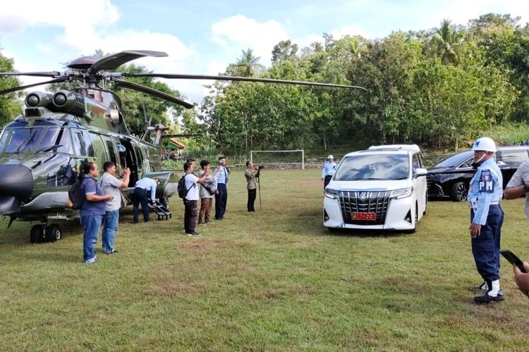 Helikopter Menteri Pertahanan Prabowo Subianto saat di Banyusoco, Playen, Gunungkidul. Senin (3/6/2024)