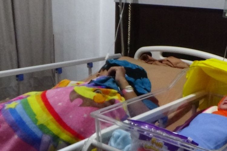 Salah satu imigran Rohingya yang melahirkan di Rumah Sakit Abby Kota Lhokseumawe.