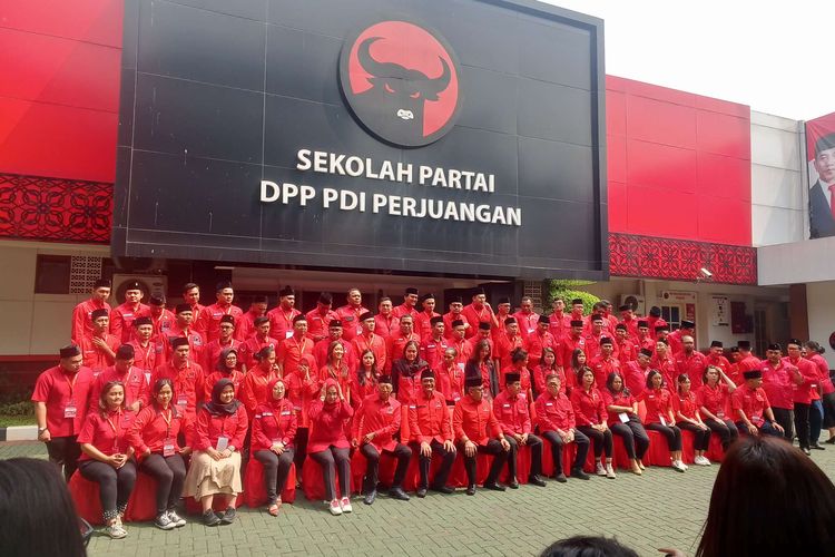 Peserta pelatihan juru kampanye DPP PDI-P di Sekolah Partai PDI-P, Lenteng Agung, Jakarta Selatan, Sabtu (5/8/2023).