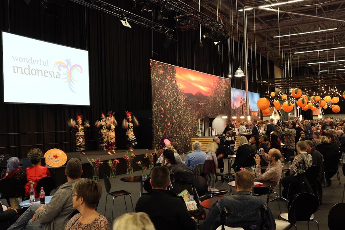 Suguhan tarian Nusantara bagi pengunjung Danish Travel Show 2019.