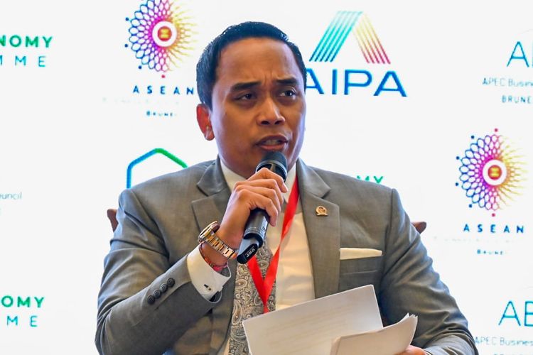 Wakil Ketua BKSAP DPR RI Putu Supadma Rudana saat menjadi panelis pada Forum Tripartite bertajuk ASEAN's Digital Economy & Cyber Resilience, di Brunei Daarussalam, Senin (10/6/2024). 