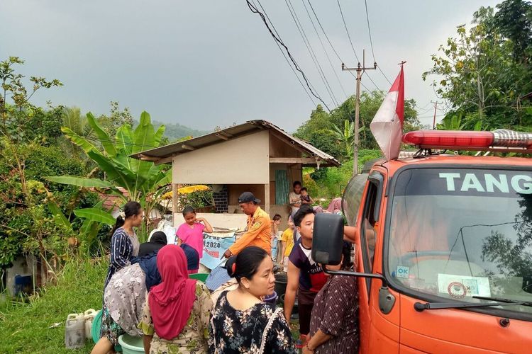 Sumur Mulai Mengering, 1.203 Warga 2 Kecamatan di Bogor Kesulitan Air Bersih
