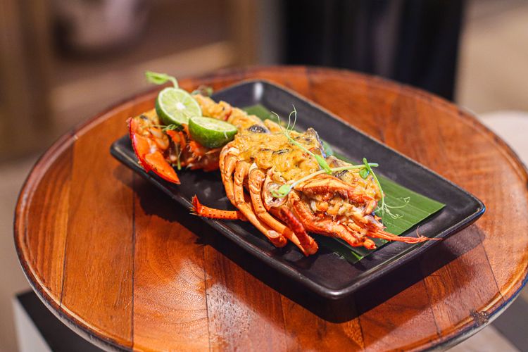 Hidangan buka puasa Lobster Gratin Kecombrang by Chef Bejo Sudiyono di Intercontinental Jakarta Pondok Indah.