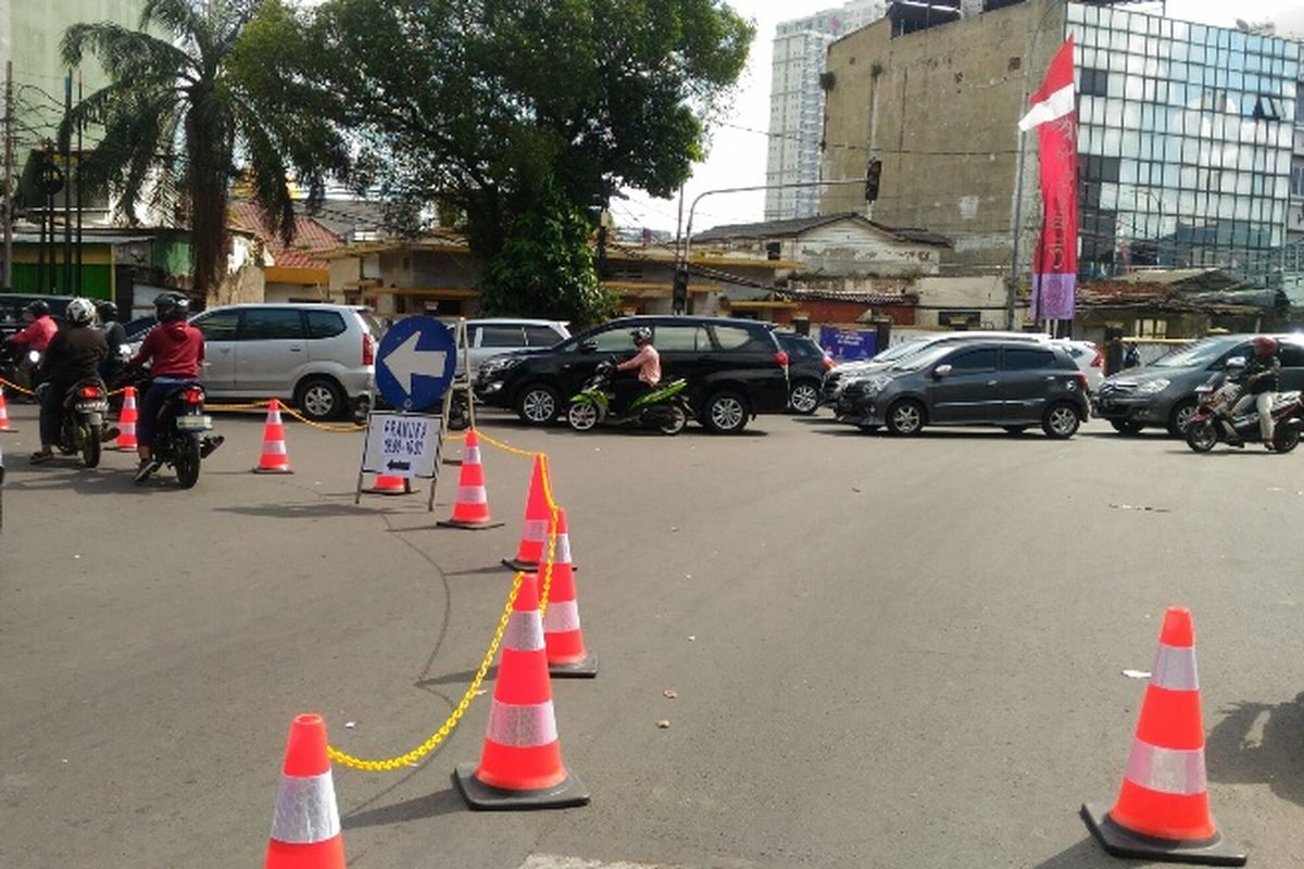 Kondisi lalu lintas di Jalan Tambak pada pukul 09.30 WIB, Kamis (8/6/2017).