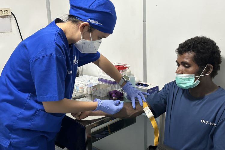 PT Pertamina International Shipping (PIS) dan Yayasan Dokter Peduli (doctorSHARE) menghadirkan penyediaan layanan kesehatan terapung Rumah Sakit Kapal Nusa Waluya II di Papua.
