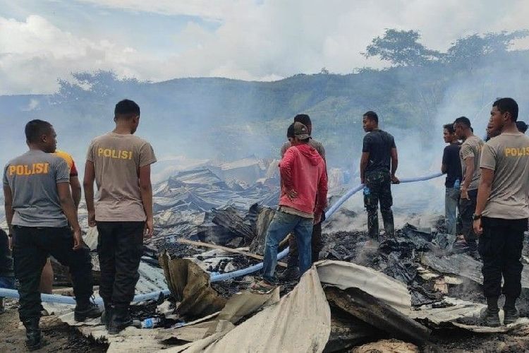 Kebakaran di Tolikara Papua menewaskan seorang balita. 