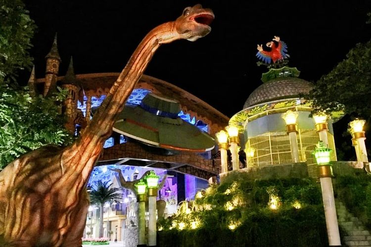 Wahana Dino Land di Atlantis Land Kenpark Surabaya.